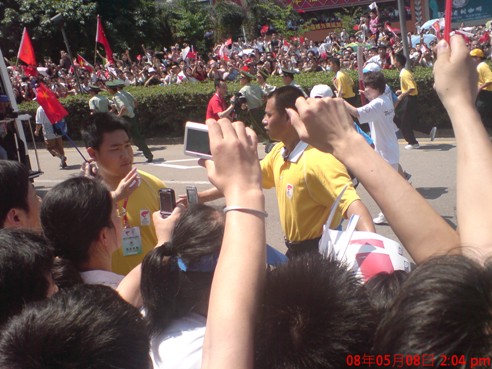 3133cc拉斯维加斯集团员工喜迎奥运圣火