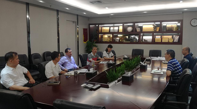 集团党总支召开理论进建中心组扩大会议